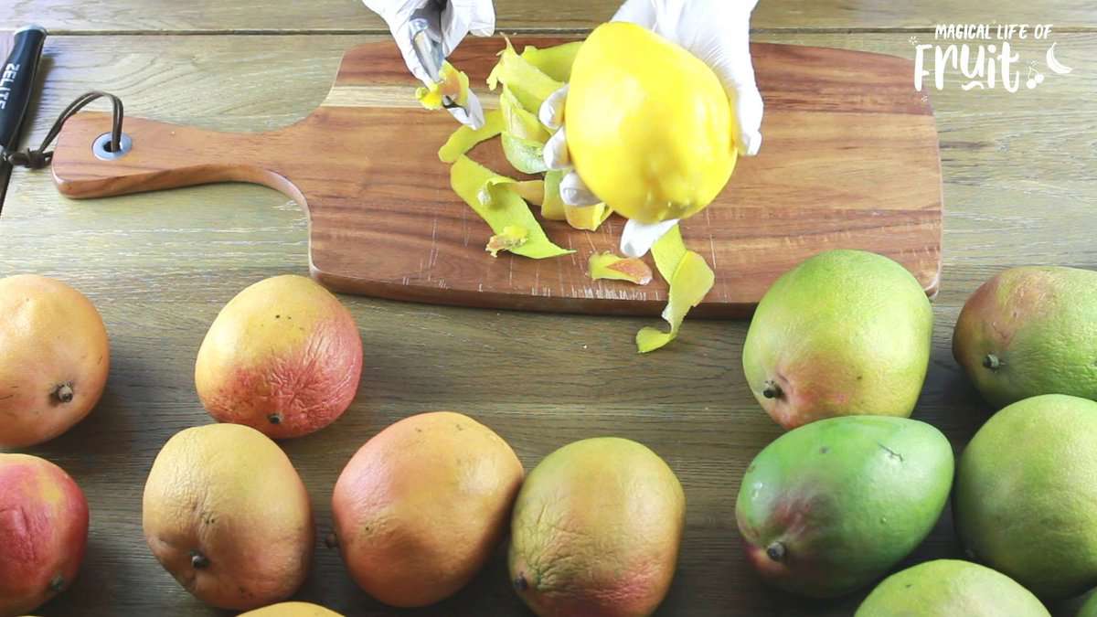 How To Peel A Mango (4 Ways)