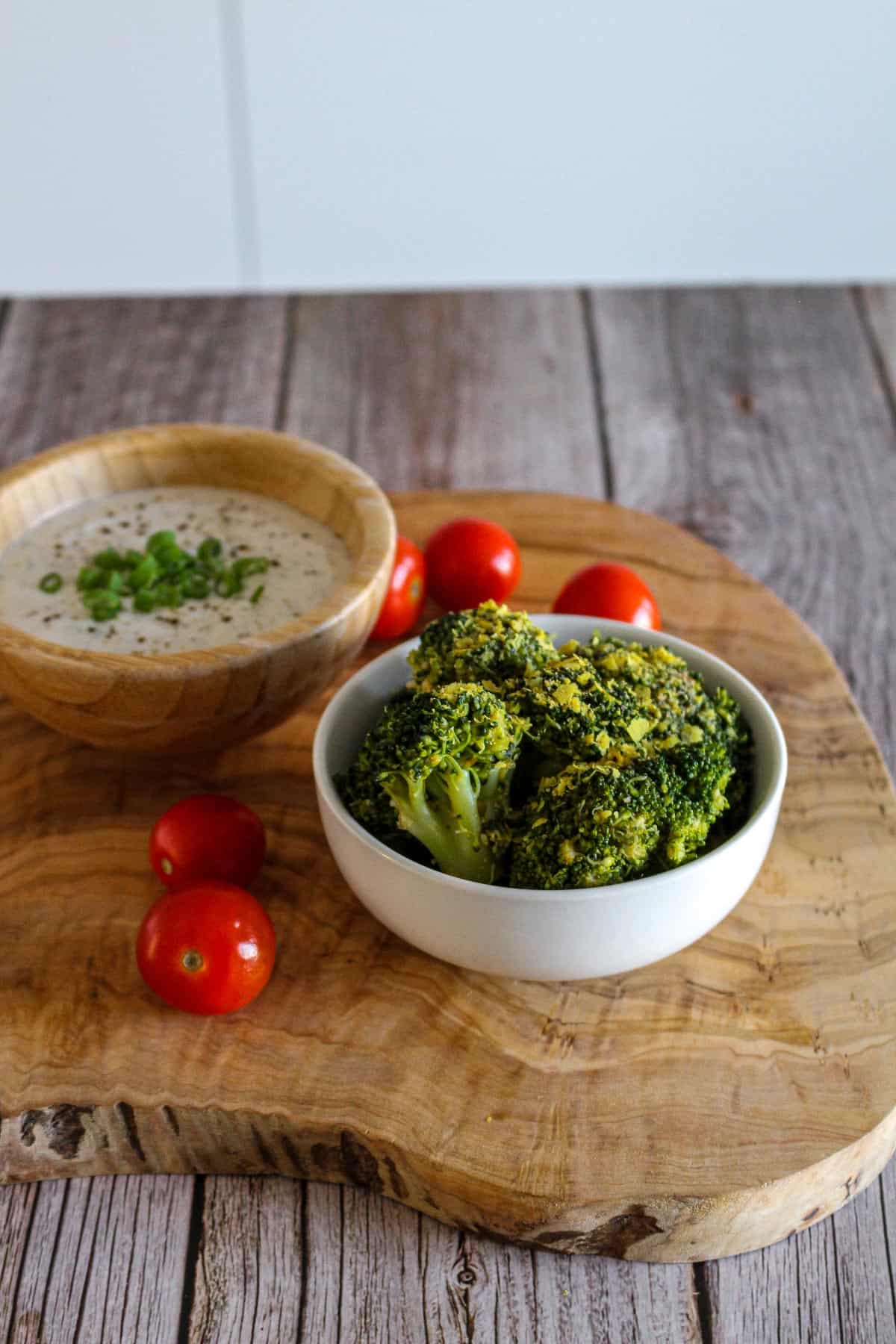 The process of making Easy Vegan Cheesy Broccoli.