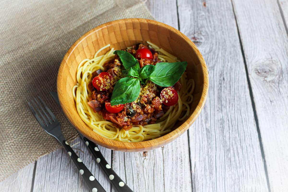 Quick Red Lentil Spaghetti Bolognese (Vegan)
