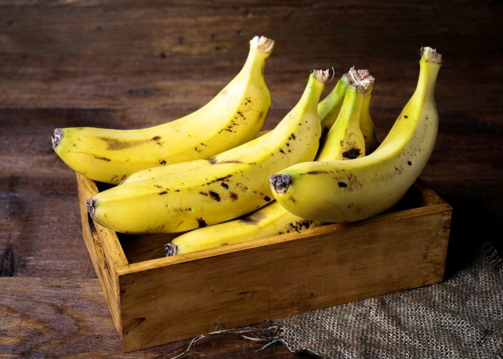 How To Store Bananas (NOBODY TELLS YOU THIS)