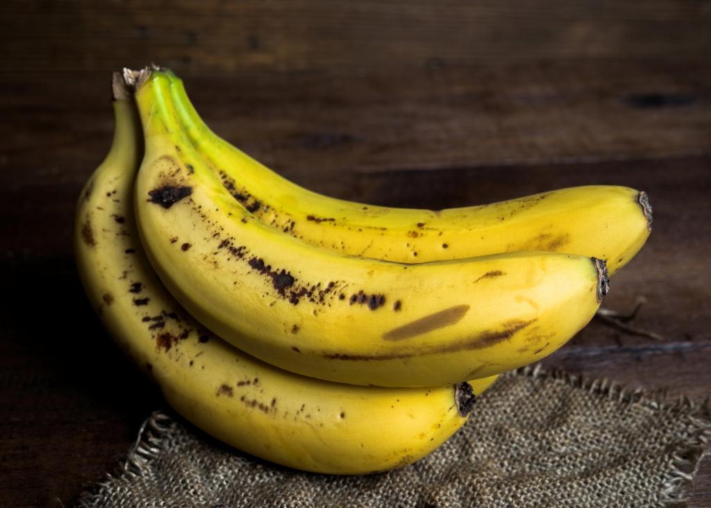 How To Tell When Bananas Are Ripe (And Good To Eat)